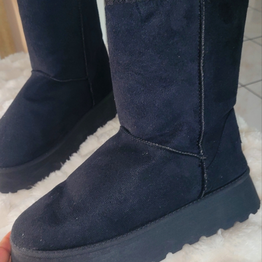 Women's Black Winter Boots - Picture 8 of 10